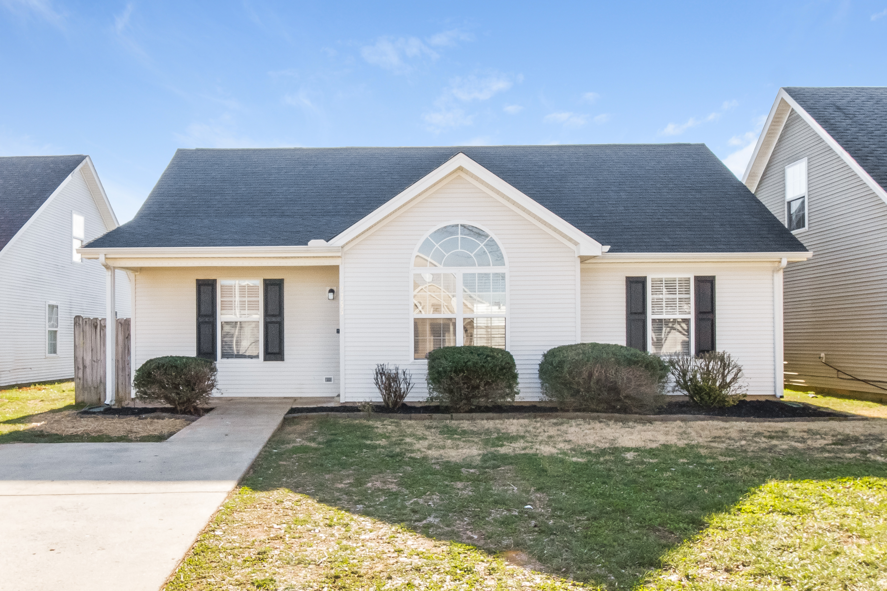 2755 Painted Pony Dr Murfreesboro, TN 37128